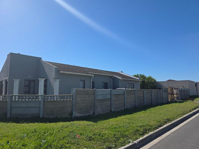 4 Bedroom Property for Sale in Mandalay Western Cape
